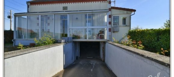 Moradia em banda T4 em Chateaumeillant, France N.º 69662 3