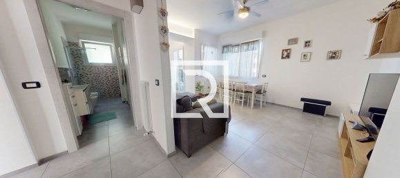 3-salle Appartement à Forlimpopoli, Italy No. 300146 2