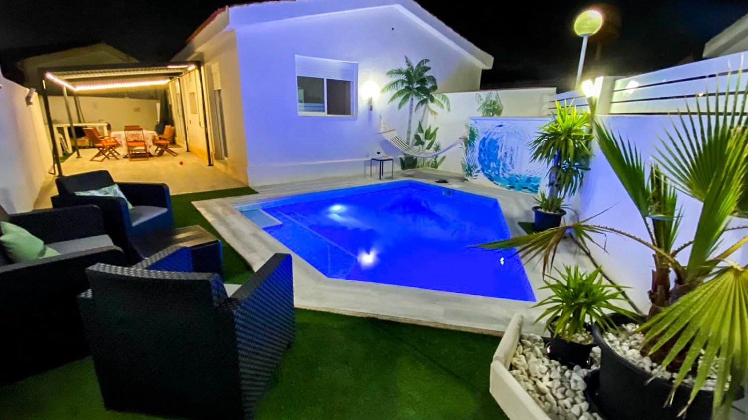 2 bedrooms House in Torrevieja, Spain No. 196524