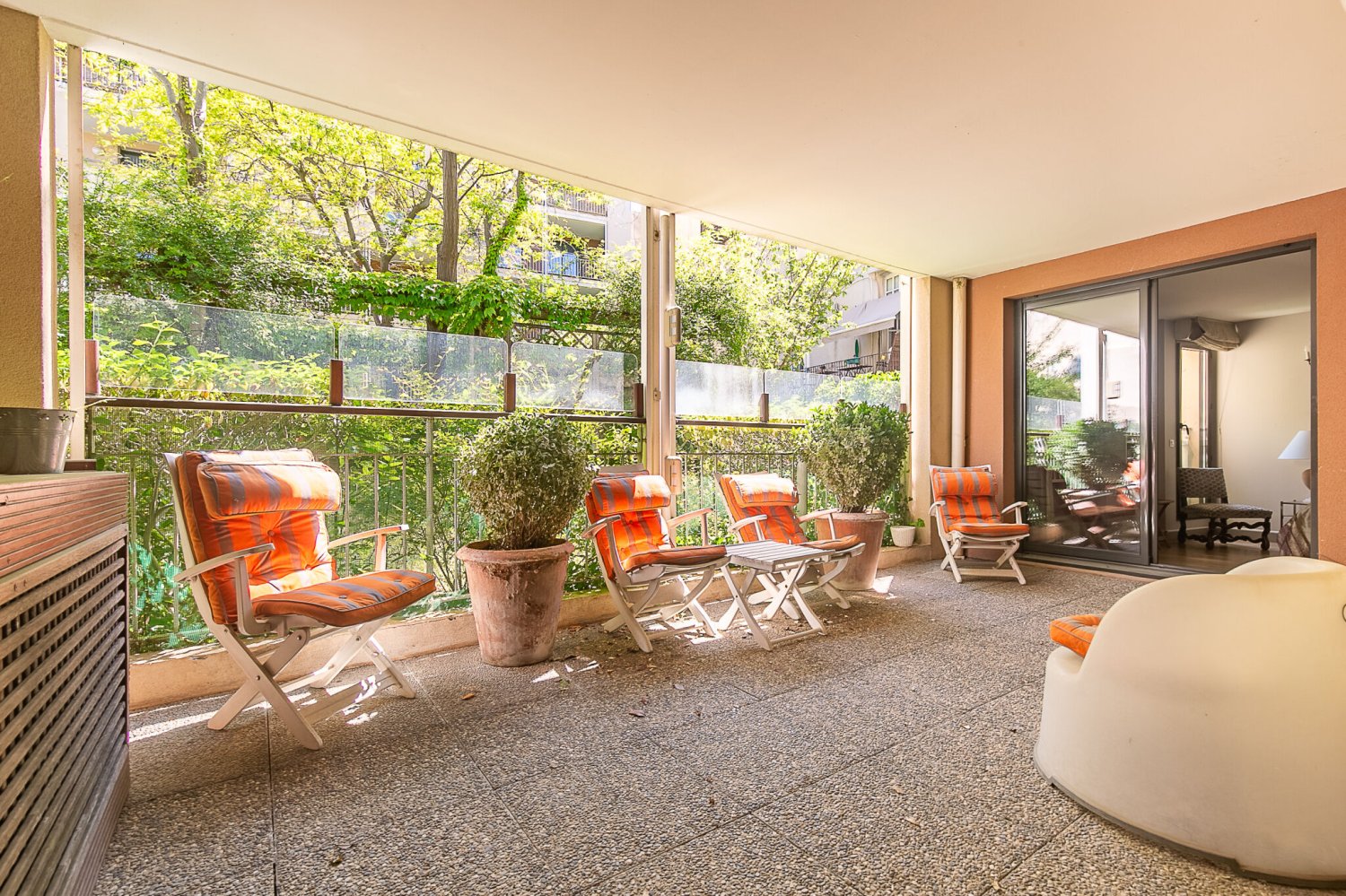 3 bedrooms Apartment in Marseille, France No. 351479