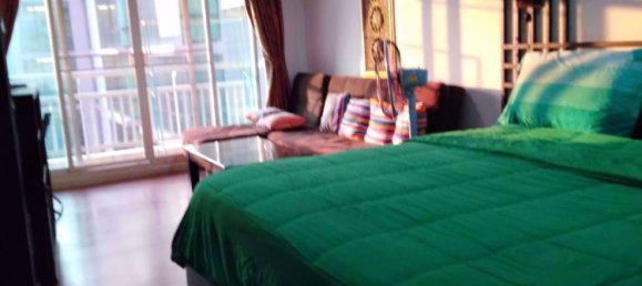 Studio in the Condo in Watthana, Thailand No. 10239 3