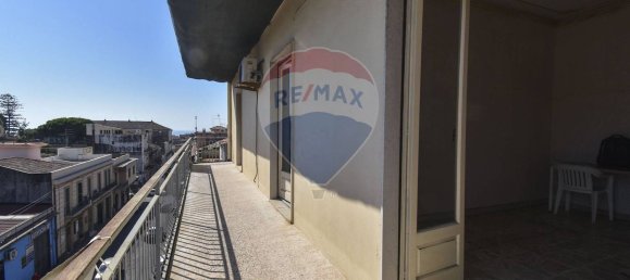 4-salle Appartement à Acireale, Italy No. 66446 30