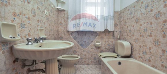 4-salle Appartement à Acireale, Italy No. 66446 17