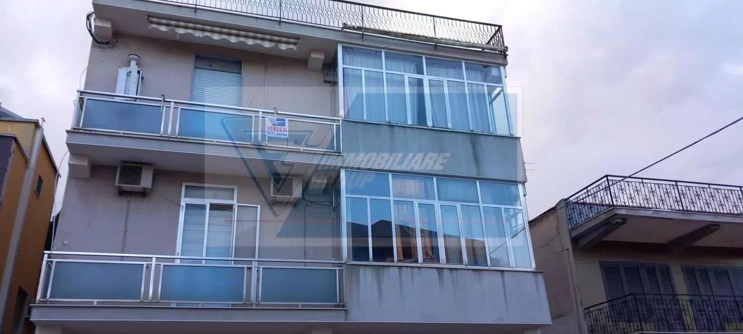 3 rooms Apartment in Melilli, Italy No. 125375