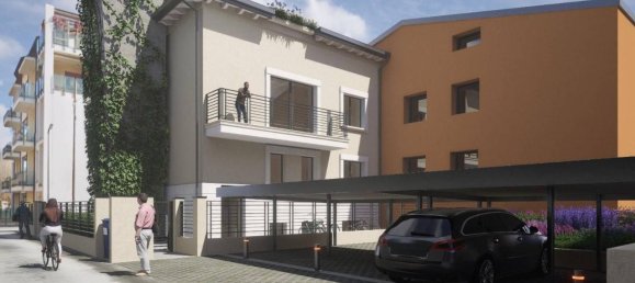 6 rooms Apartment in Parma, Italy No. 38040 3