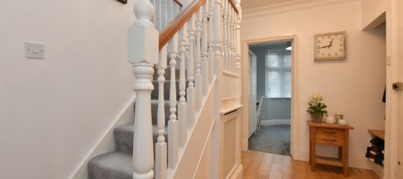 3 bedrooms Bungalow in Chingford, United Kingdom No. 4003 6