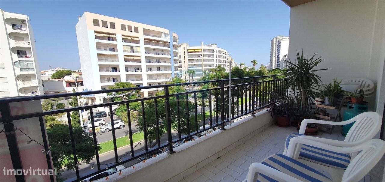 Apartamento de 2 dormitorios en Quarteira, Portugal No. 248940