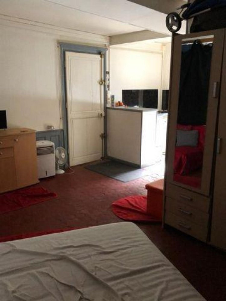 Studio in Laon, France No. 12657