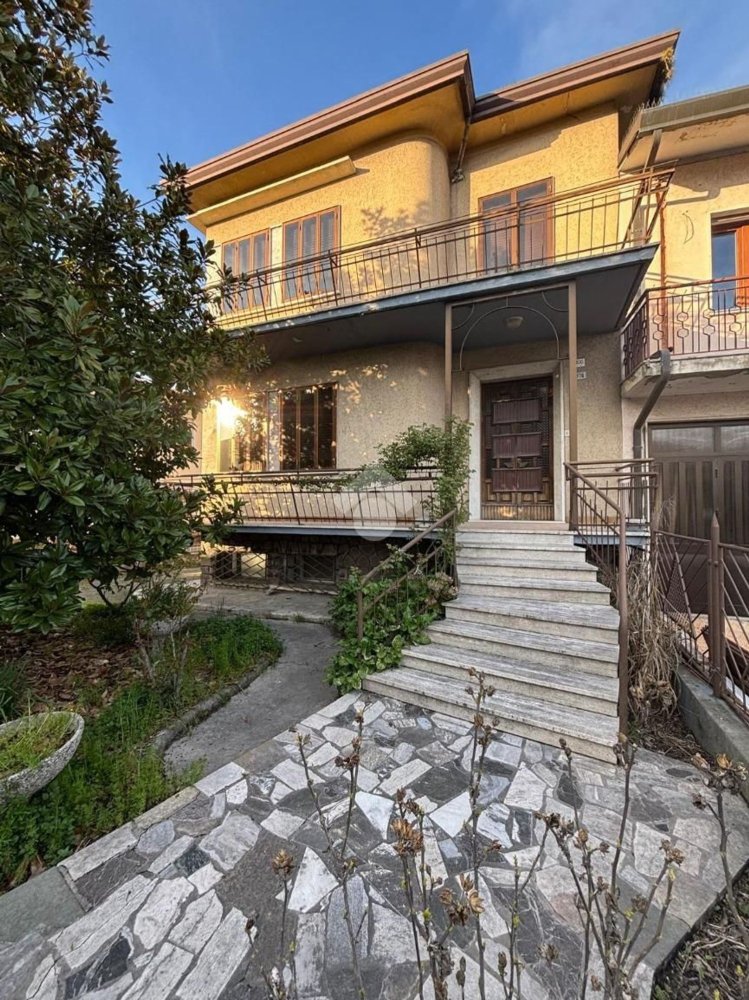 3 Schlafzimmer Haus in Solesino, Italy, Nr. 324480