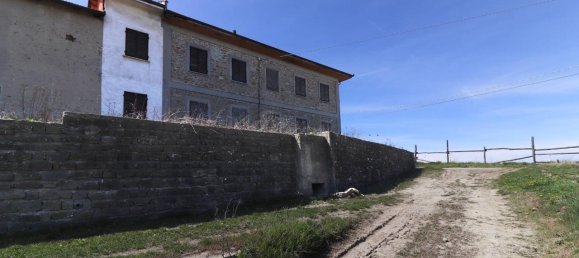 Дом с 8 комнатами в Серравалле Ланге, Италия № 3042 15