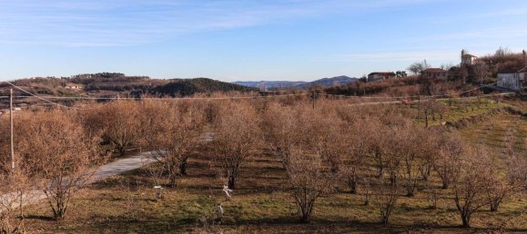 Дом с 8 комнатами в Серравалле Ланге, Италия № 3042 22