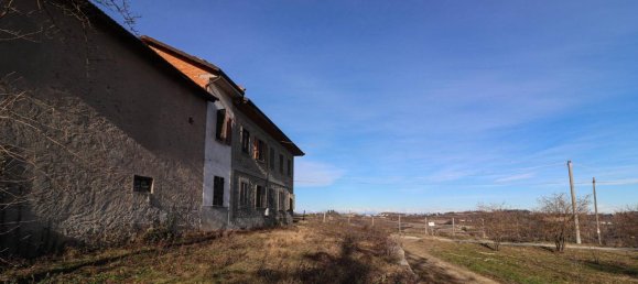 Дом с 8 комнатами в Серравалле Ланге, Италия № 3042 21