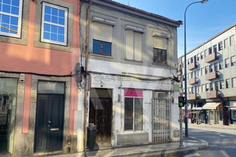 Gebäude in Porto, Portugal 261m², Nr. 39625