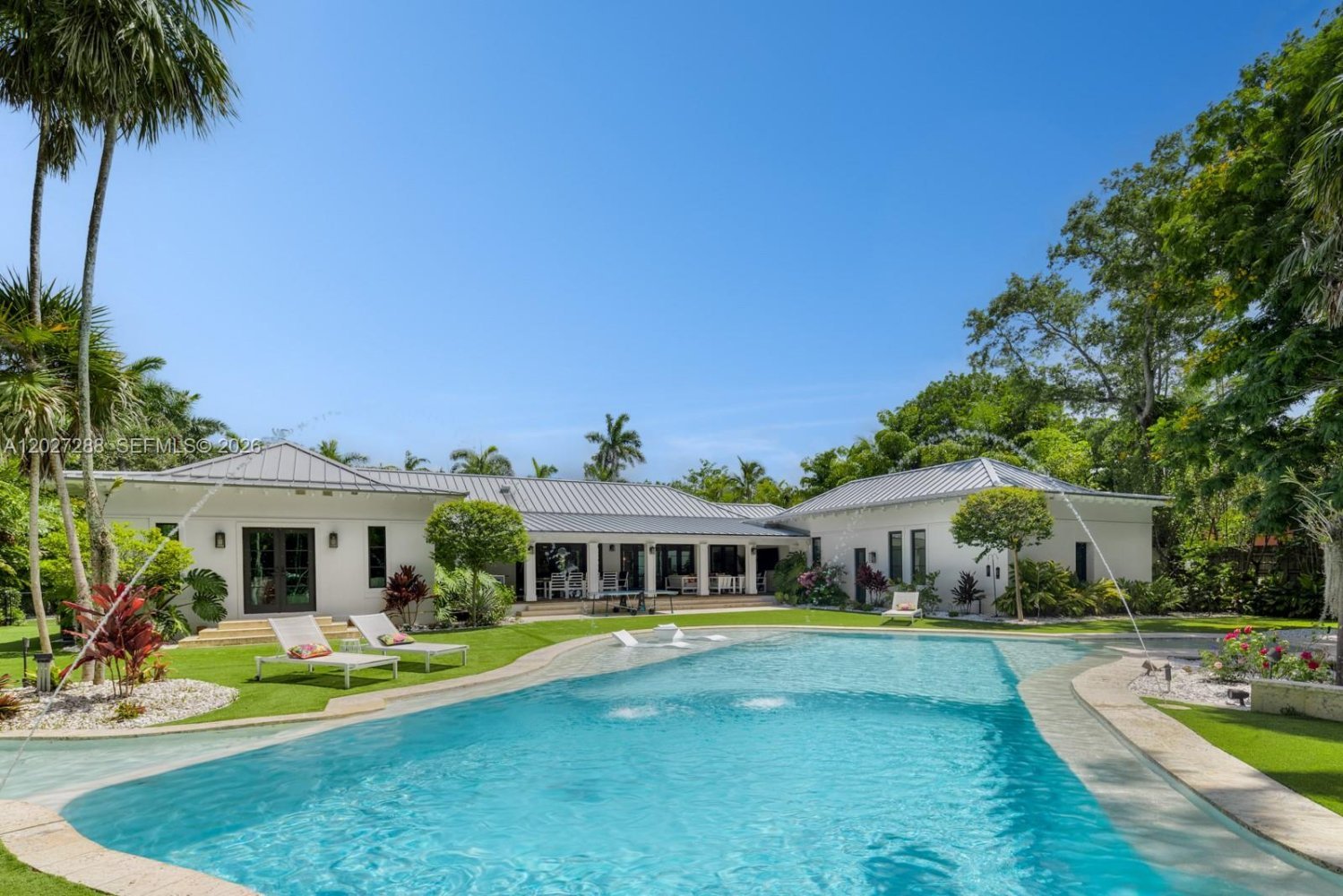 7 dormitorios villa en venta en Miami, Miami-Dade, Florida, USA № 615050