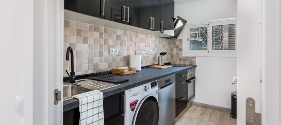 3 bedrooms Apartment in Ciutat Vella, Spain No. 28442 4