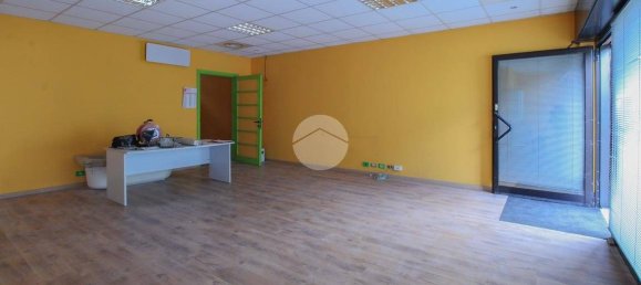4-Zimmer Büro in Vaprio d'Adda, Italy, Nr. 275728 11