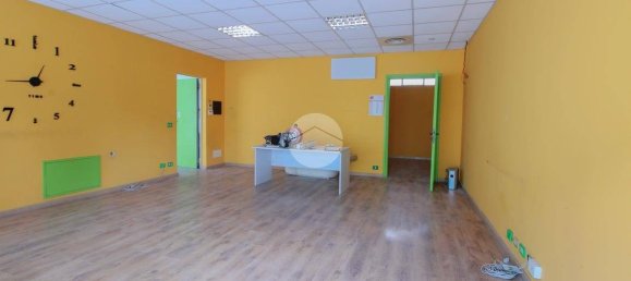 4-Zimmer Büro in Vaprio d'Adda, Italy, Nr. 275728 8