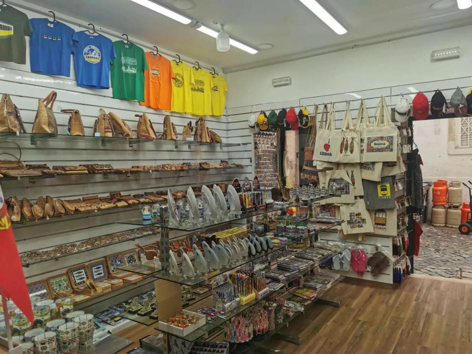  Commercial property in Lisbon, Portugal No. 227687