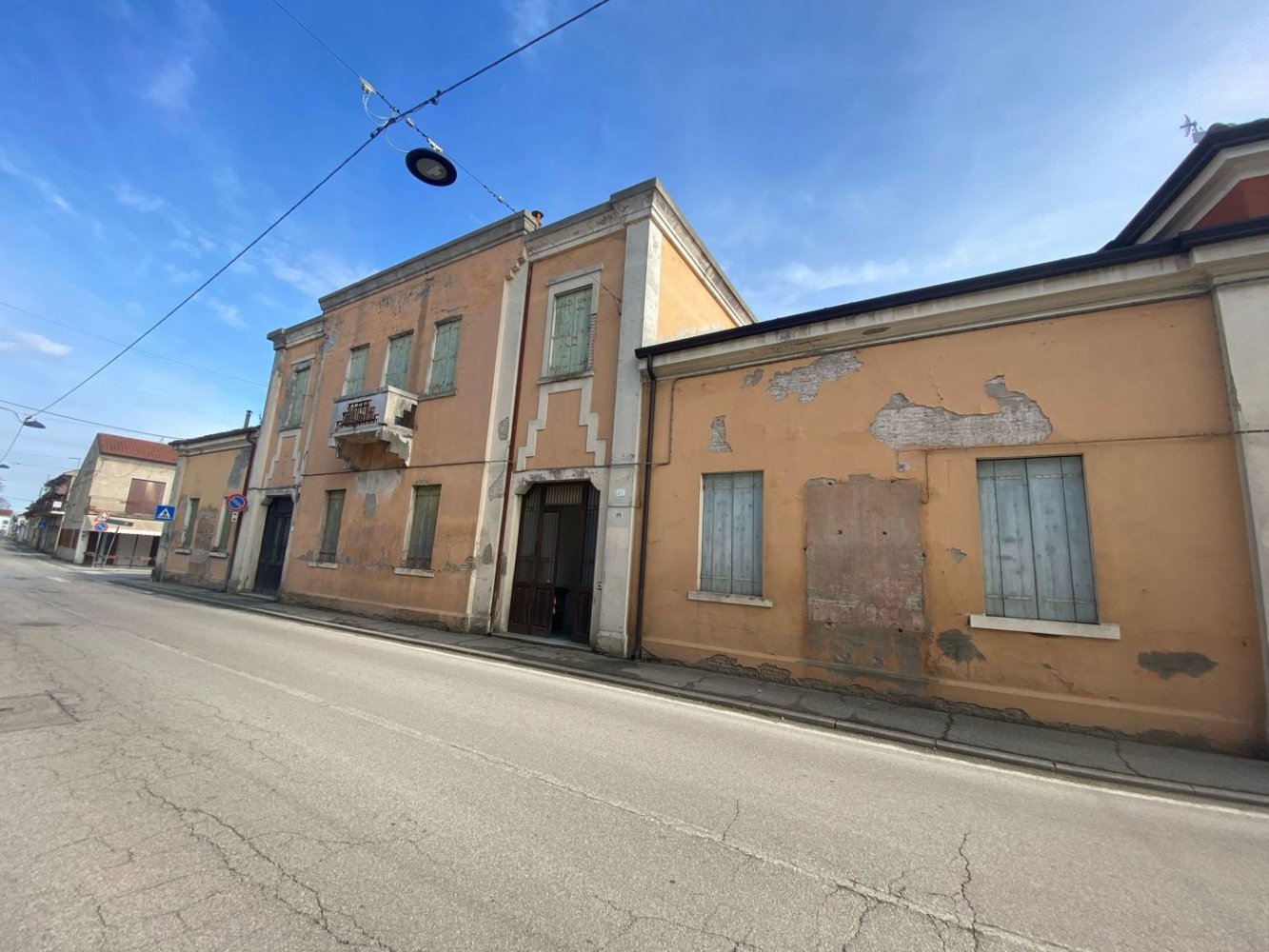 Escritório de 6 divisões em Gavello, Italy N.º 60867