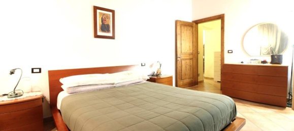 2 bedrooms Apartment in Livorno, Italy No. 146499 8
