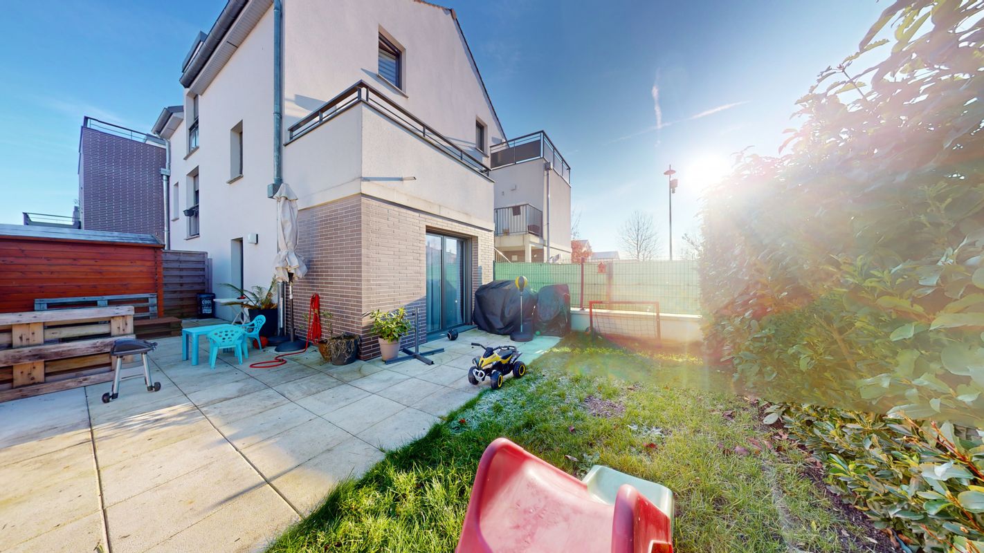 2 bedrooms Apartment in Cormeilles-en-Parisis, France No. 169642