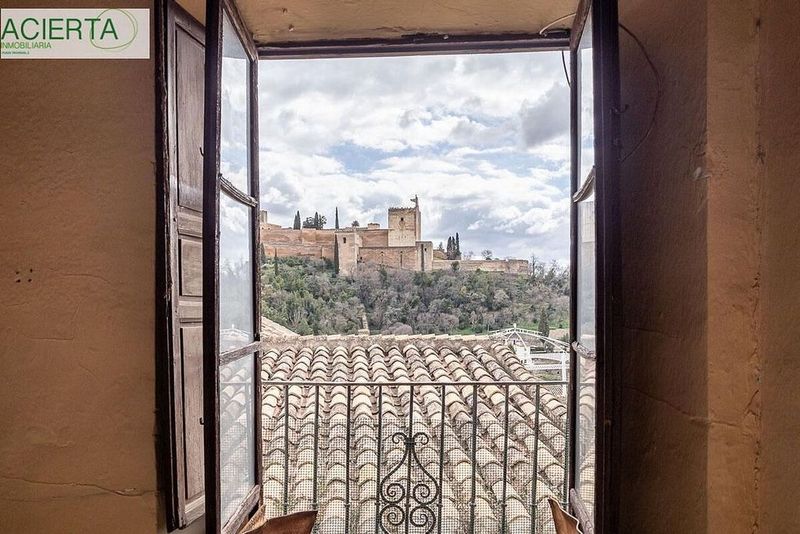  Building in Granada, Spain No. 231260