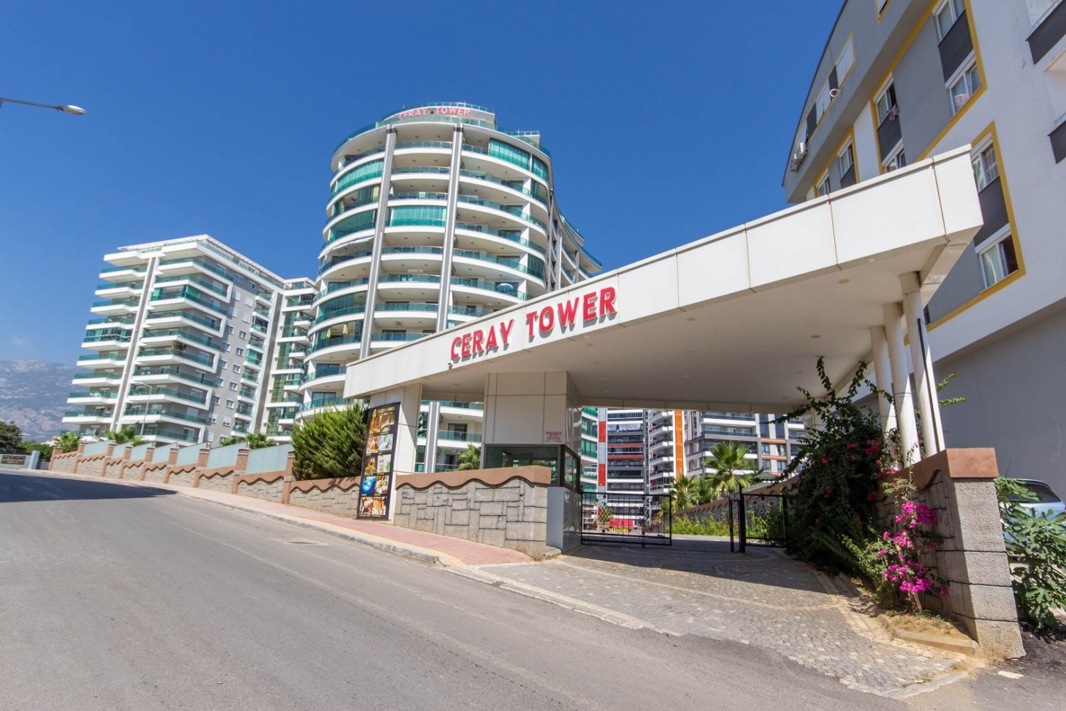 Apartment 1+1 in Mahmutlar, Turkey No. 14049