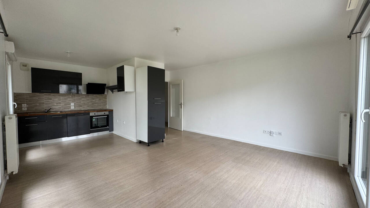 2 غرف نوم شقة في Beauchamp, France رقم 333927