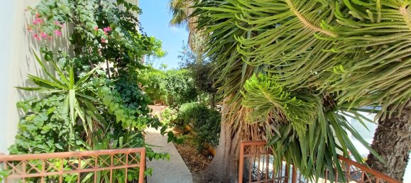 Villa de 4 dormitorios en Limassol, Cyprus No. 591 17