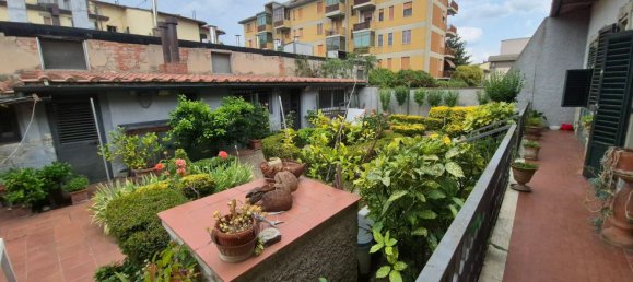 6 bedrooms Apartment in Florence, Italy No. 316796 3