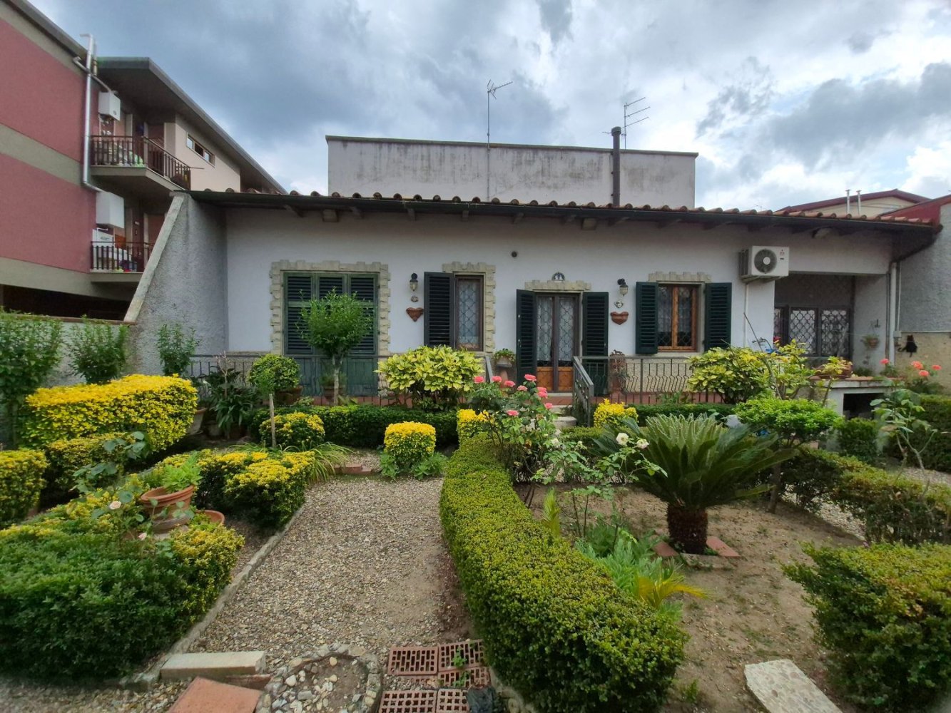 6 bedrooms Apartment in Florence, Italy No. 316796