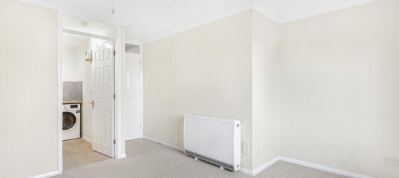 1 bedroom Apartment in Egham, United Kingdom No. 8658 9