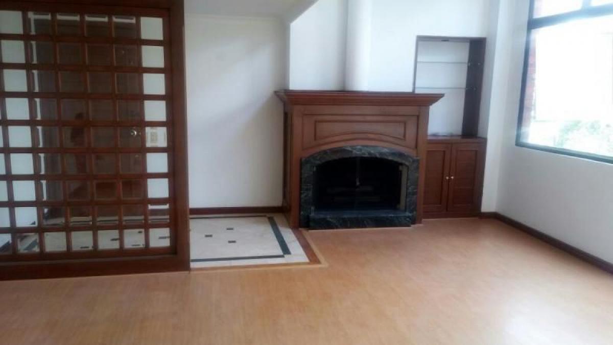 3 bedrooms House in Bogota, Colombia No. 10150