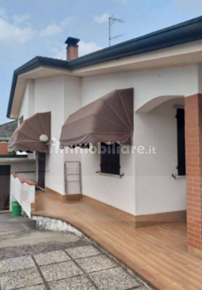 2 bedrooms Villa in Badia Polesine, Italy No. 81946