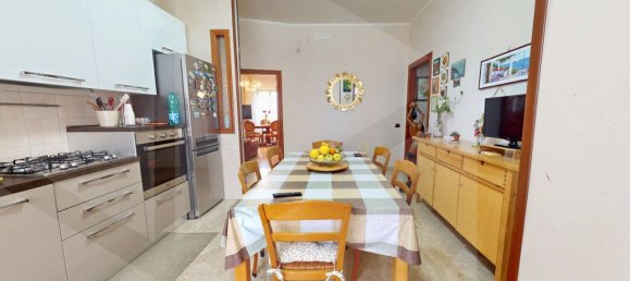 4 rooms Apartment in Pomigliano d'Arco, Italy No. 18527 20