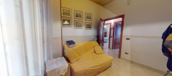 4 rooms Apartment in Pomigliano d'Arco, Italy No. 18527 4