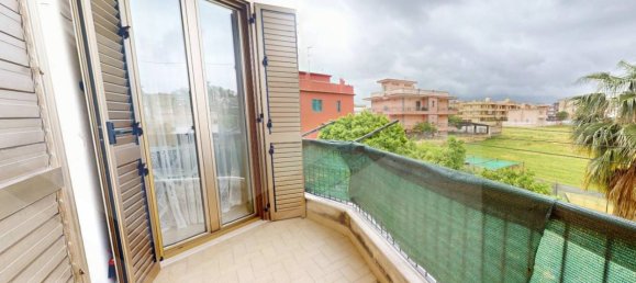4 rooms Apartment in Pomigliano d'Arco, Italy No. 18527 7