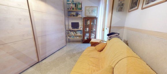 4 rooms Apartment in Pomigliano d'Arco, Italy No. 18527 3