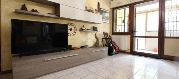 4-salle Appartement à San Giovanni in Persiceto, Italy No. 293372 6