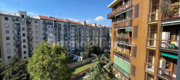 Apartamento de 3 dormitorios en Milan, Italy No. 363777 14