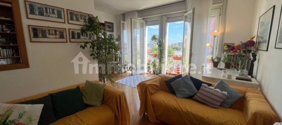 Apartamento de 3 dormitorios en Milan, Italy No. 363777 5