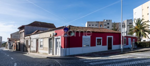 3 bedrooms Villa in Porto, Portugal No. 14314 26