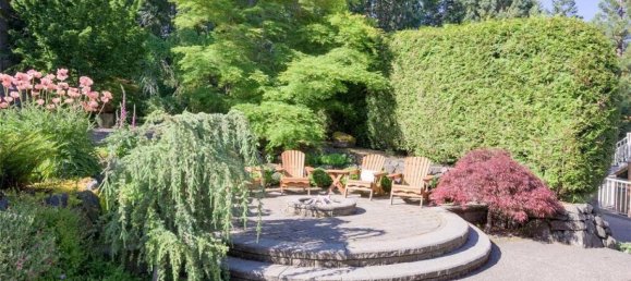 5 bedrooms House in British Columbia, Canada No. 1145 3