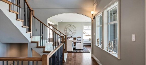 5 bedrooms House in British Columbia, Canada No. 1145 10