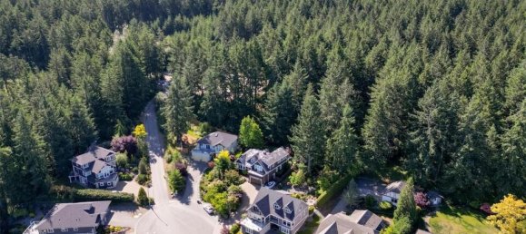 5 bedrooms House in British Columbia, Canada No. 1145 4