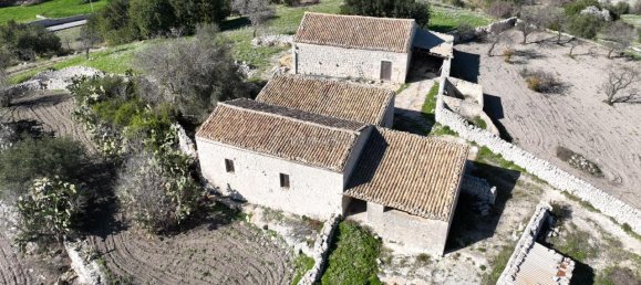 Дом с 7 комнатами в Модика, Италия № 238224 16