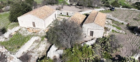 Дом с 7 комнатами в Модика, Италия № 238224 18