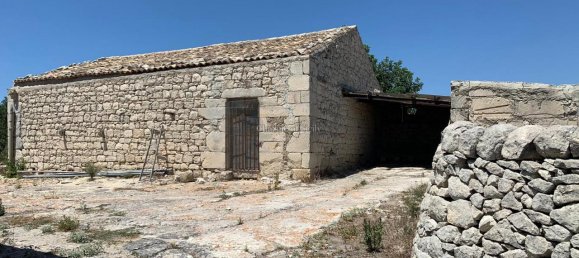 Дом с 7 комнатами в Модика, Италия № 238224 4