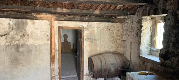 Дом с 7 комнатами в Модика, Италия № 238224 35