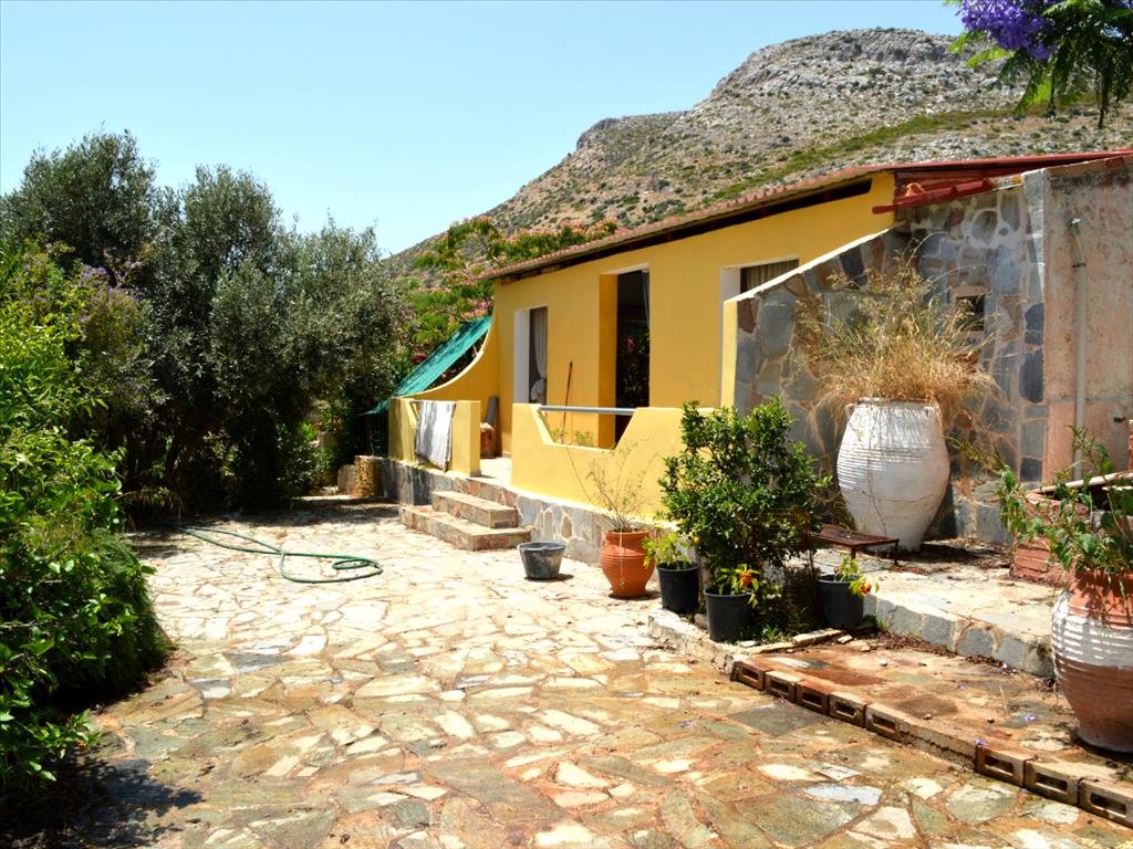 3 bedrooms Commercial property in Marathon, Greece No. 6690